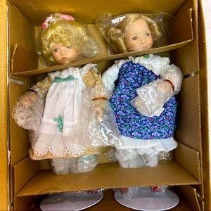 Ashton-Drake Galleries “Mary Mary Quite Contrary & Miss Muffet” Dolls